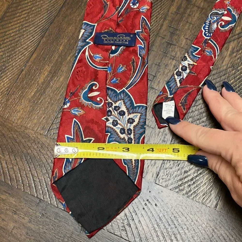 Oscar de la Renta Couture Silk Mens Neck Tie Red Paisley